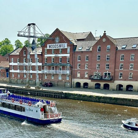 Riverside Apartment At Woodsmill Quay York Exteriör bild